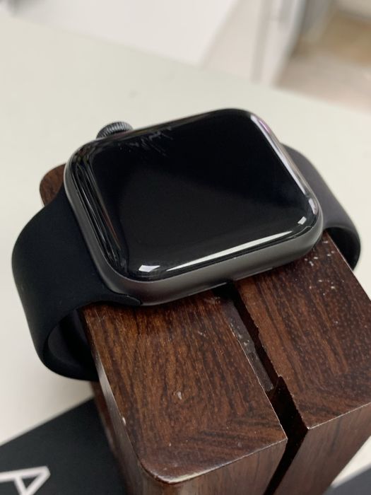 Оригінальні  apple watch series 6 40 mm space gray