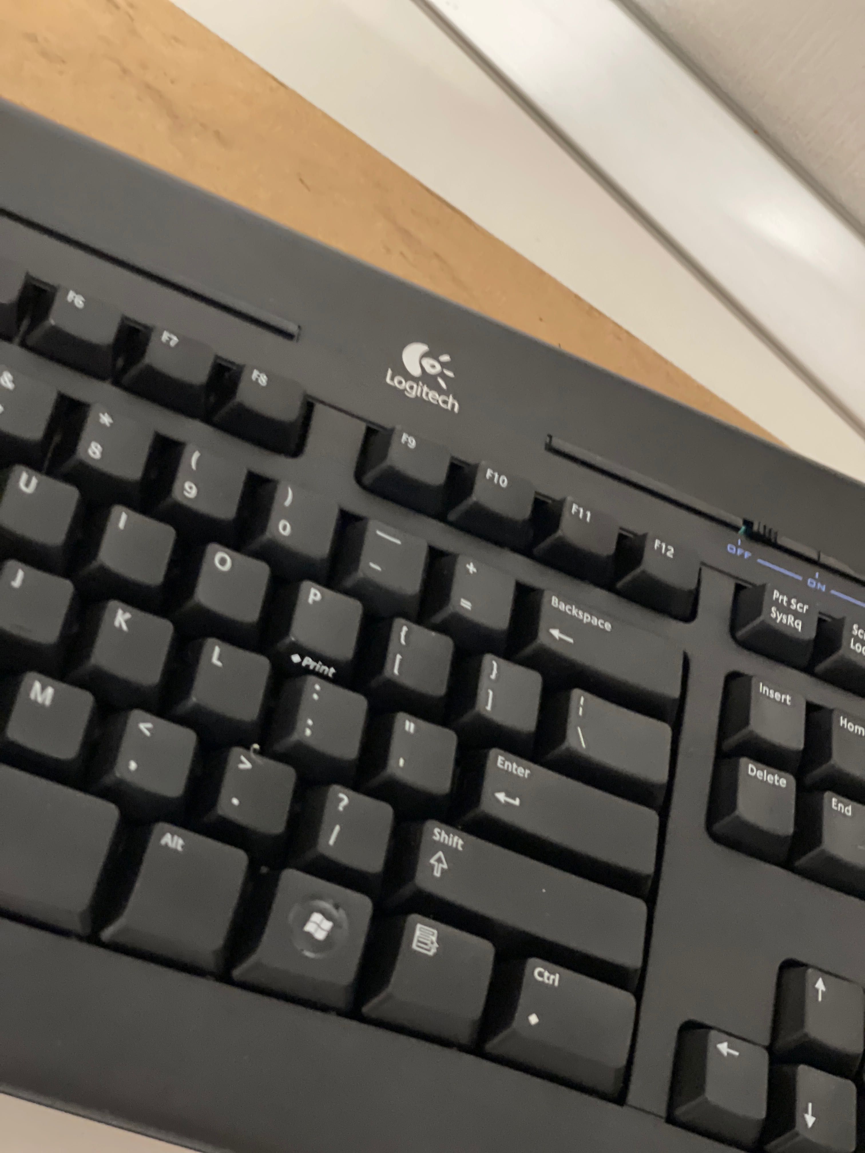Нова Клавіатура  Logitech Pro 2400 Cordless Black бездротова +мишка