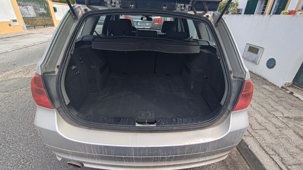 BMW 320d touring automática 2008 96.000 km reais