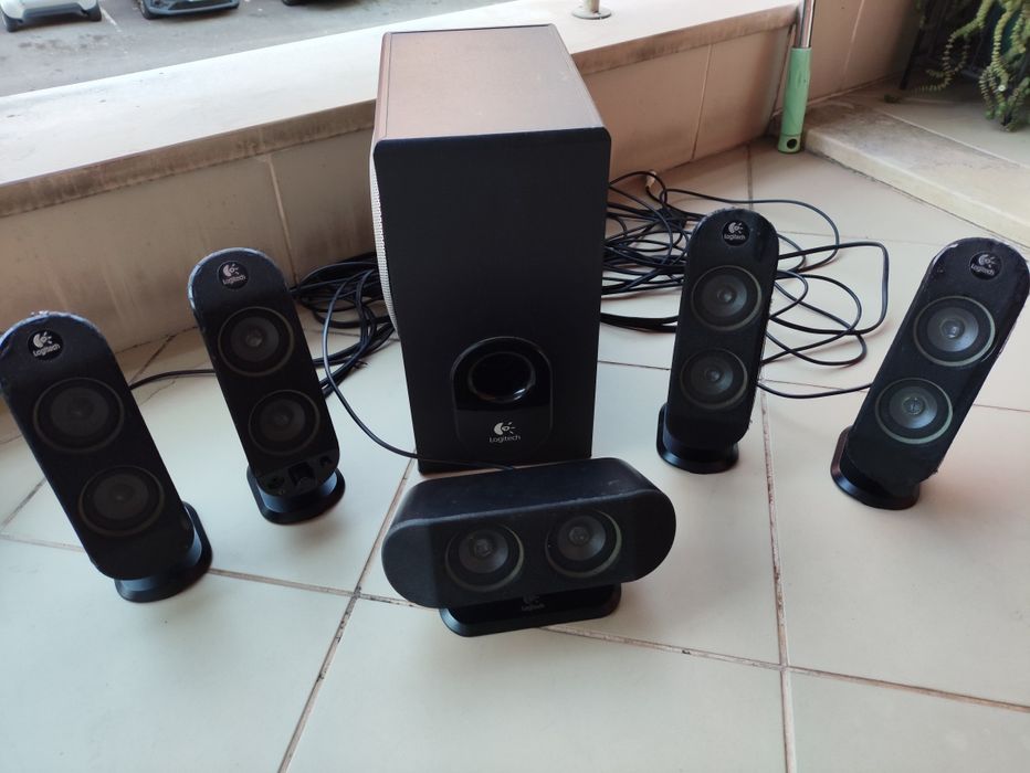 Colunas Logitech X-530 5.1