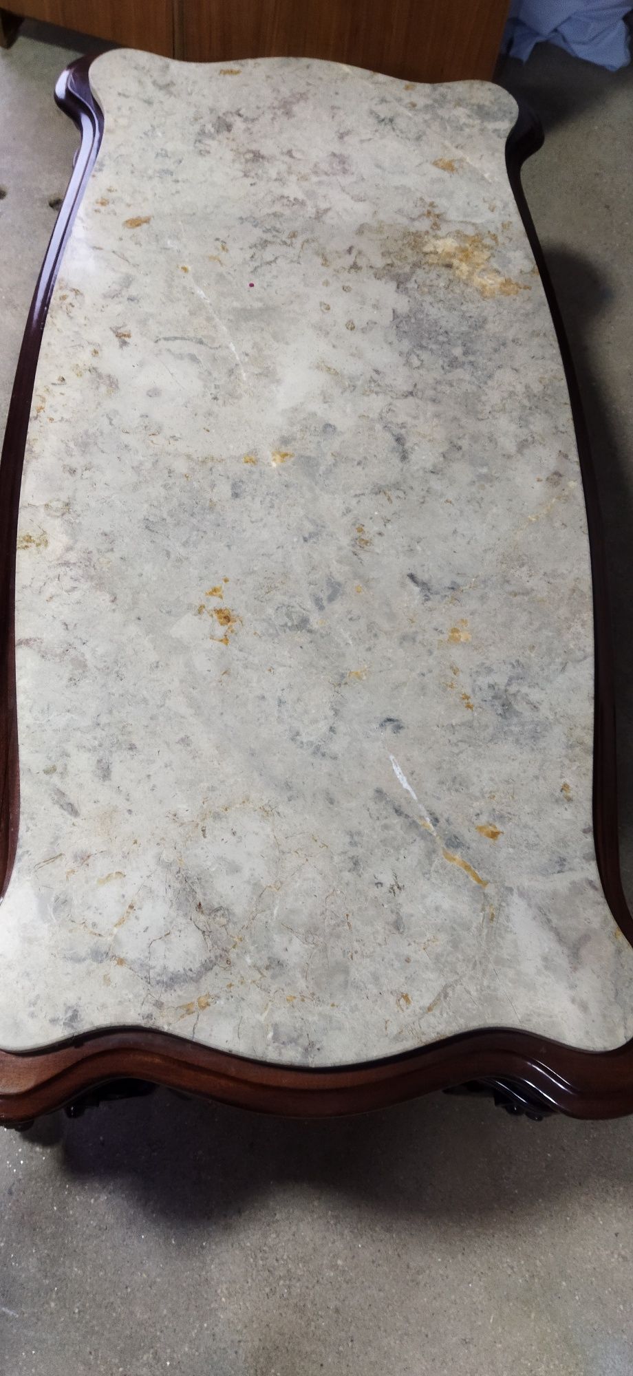 Mesa de centro de sala com pedra mármore