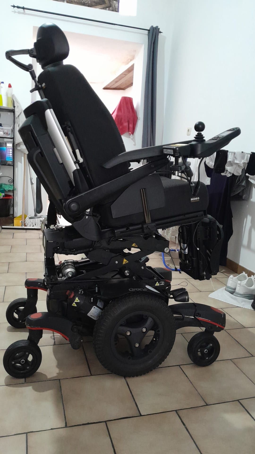 OKAZJA Wózek inwalidzki elektryczny Quickie Q700