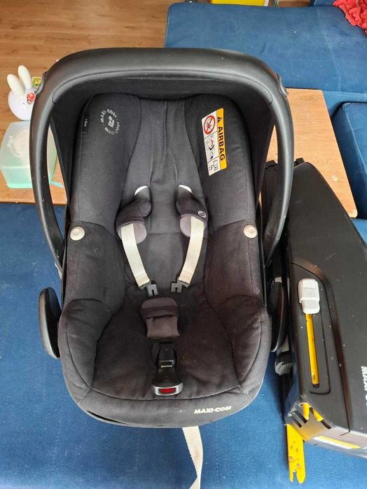 Fotelik nosidło Maxi Cosi z bazą Family Fix 3