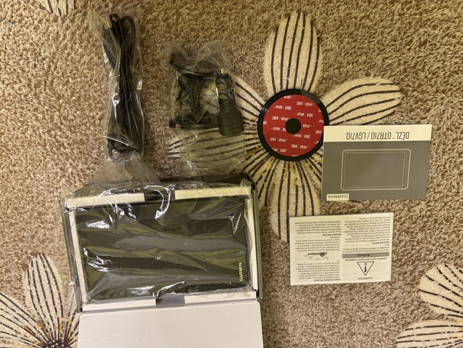 Навигатор Garmin Dezl LGV710