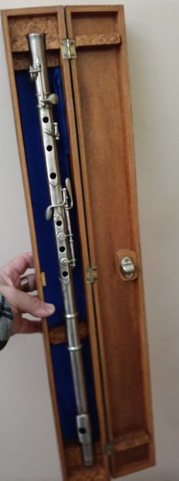 Flauta Transversal com estojo em madeira
