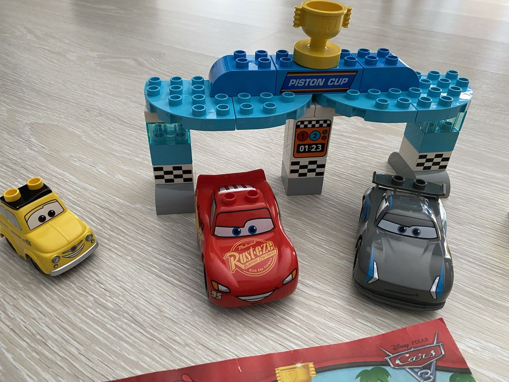 LEGO Duplo Piston Cup Race