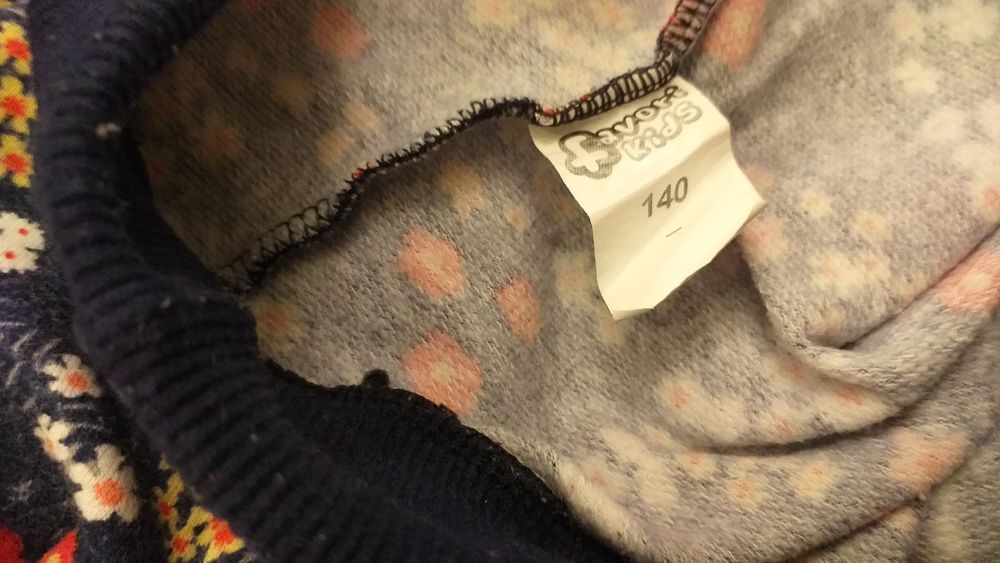 Spodnie ocieplane meszkiem kwiatki r. 128-134