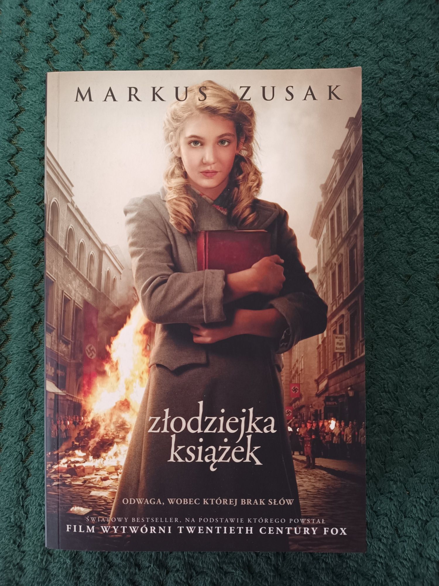 Markus Zusak " Złodziejka książek"