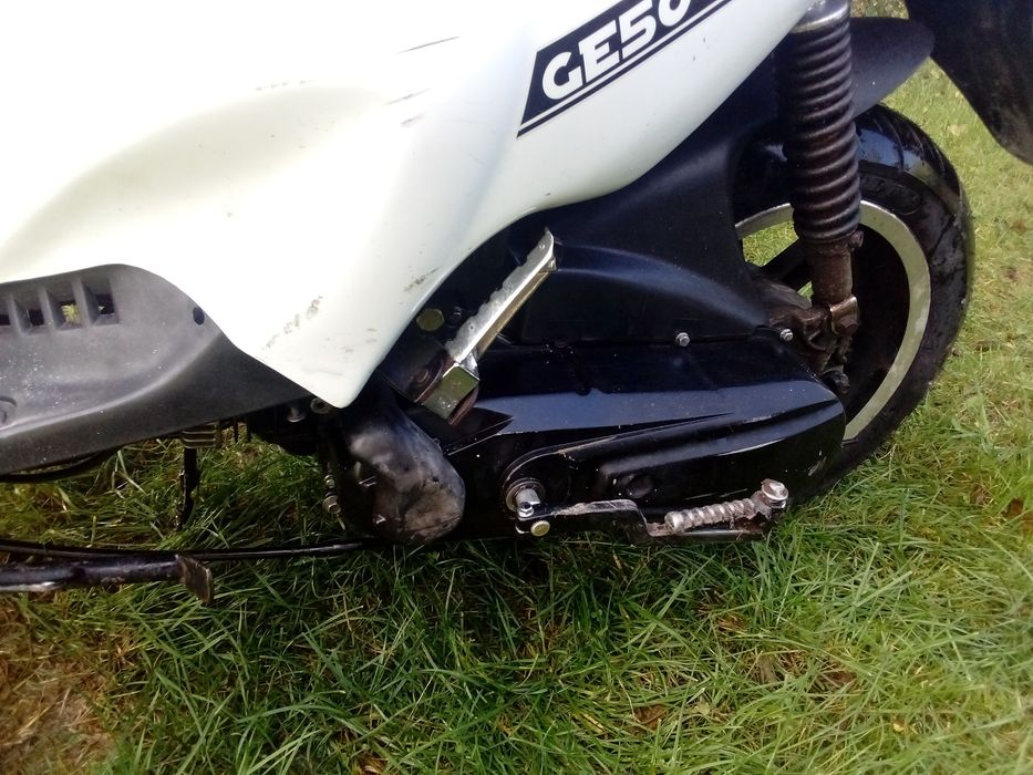 Cpi Explorer spin Silnik 2t sprzedam skuter na części koła 12