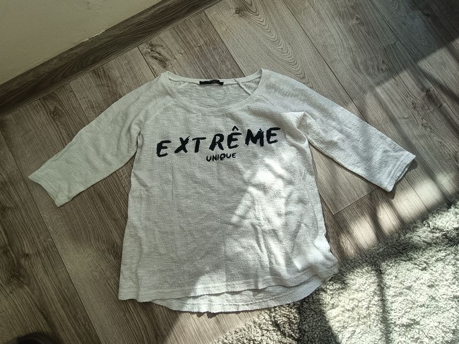 Bluzka sweterek z napisem (M) Reserved