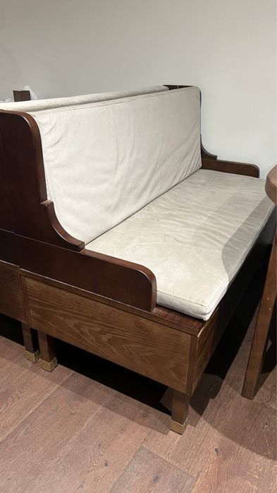 Меблі для кафе та дому