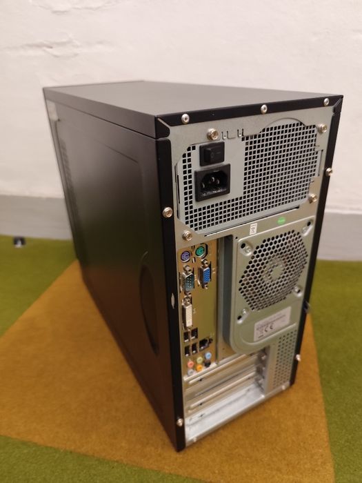 Computador Fixo Foxconn (Core2Duo/4GB RAM/SSD 120GB + HDD 500GB)