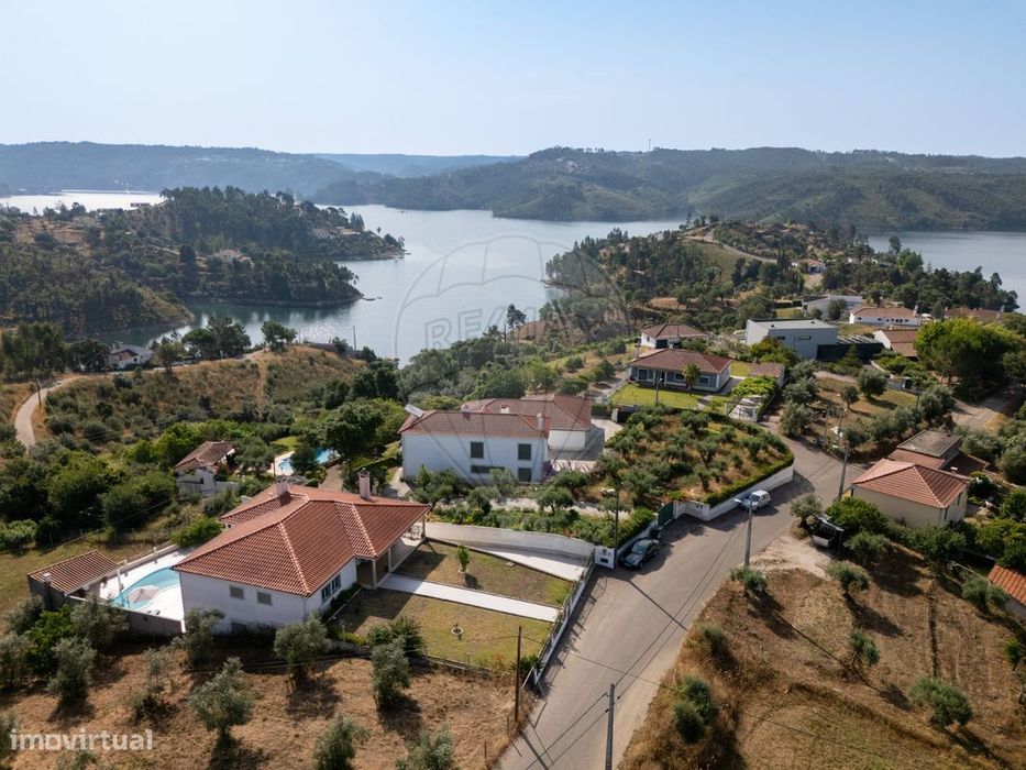 Moradia T4 para venda