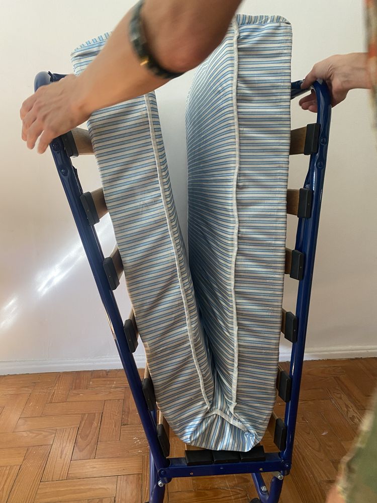 Cama desdobrável com colchao