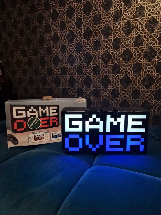 Lampka nocna gamingowa Game over