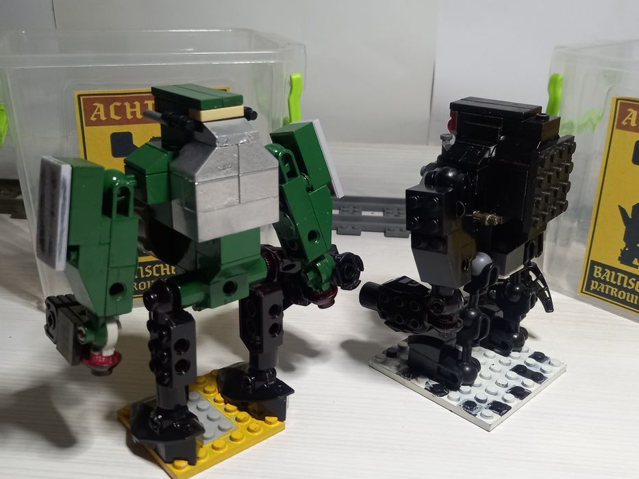 Роботи из Лего..