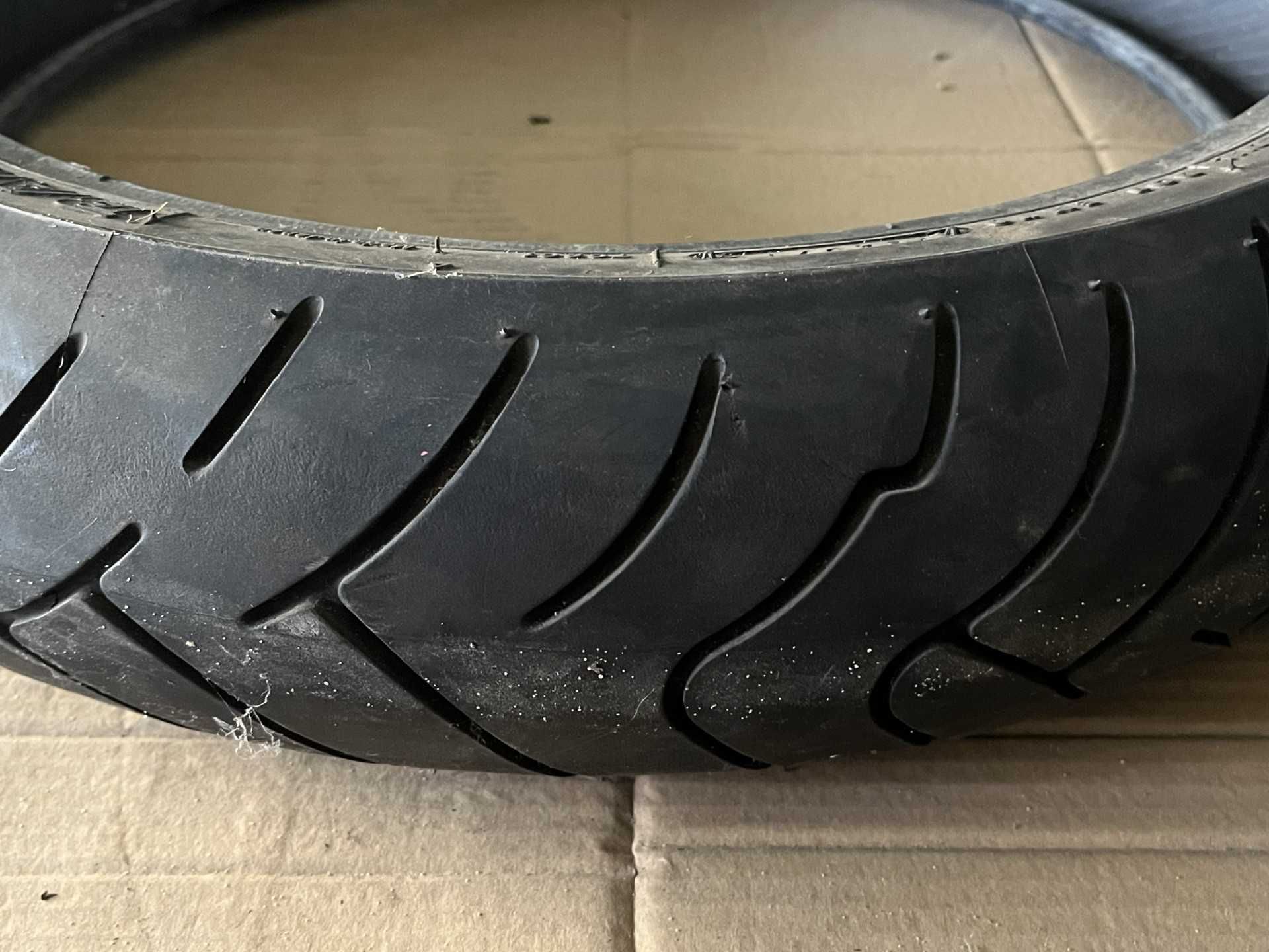 Pneus Mota Bridgestone 180/55ZR17 (BT021R&BT023F)