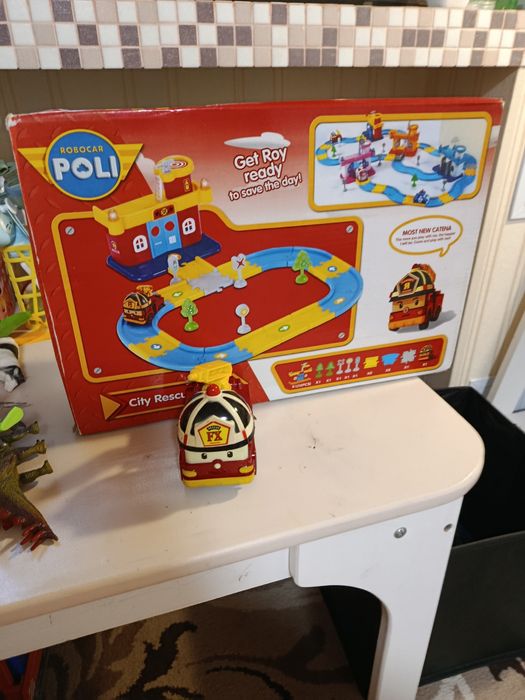 Дерев'яні  машини, потяг, пульт інтерактивний, розвиваючі іграшки