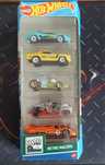 5 pak z serii RETRO RACERS Hot Wheels