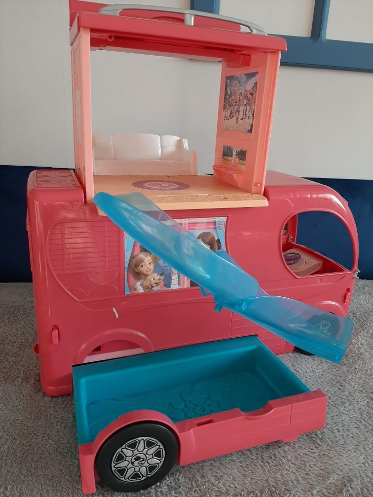 Samochód Barbie camper z basenem