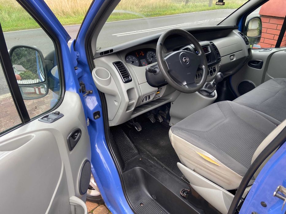 Renault Trafic 2.5TDI-2009-9 os Long 6-biegKlimAbsElek FVAT 23% ZAMIAN