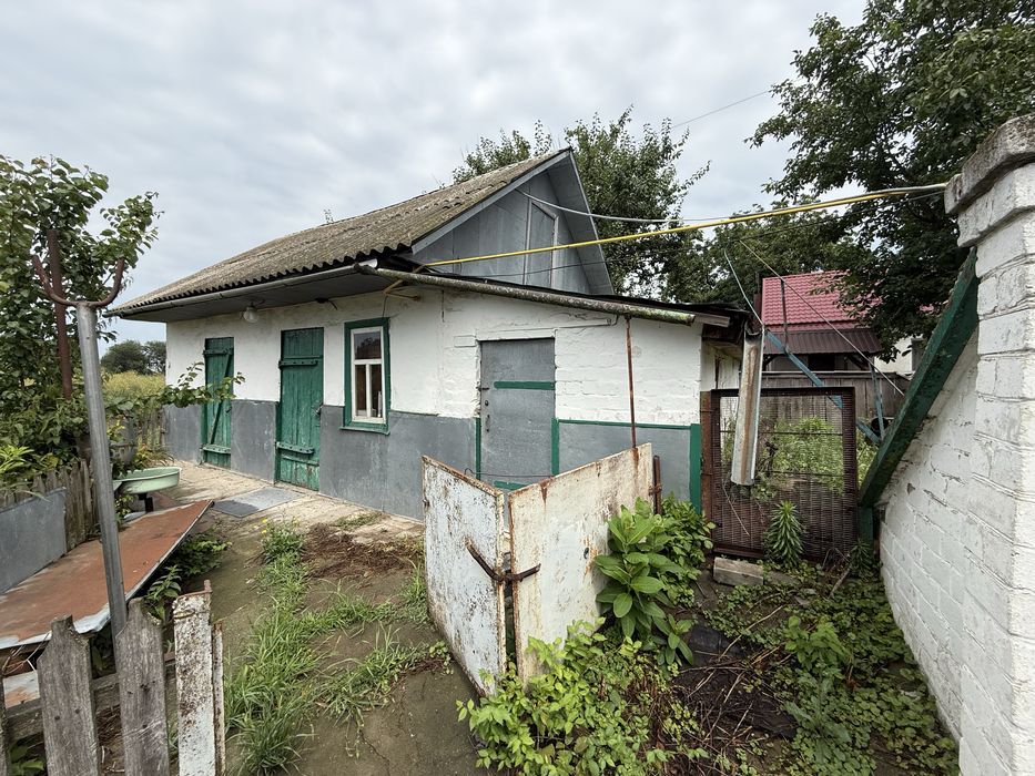 Продається житловий будинок в місті Бобровиця