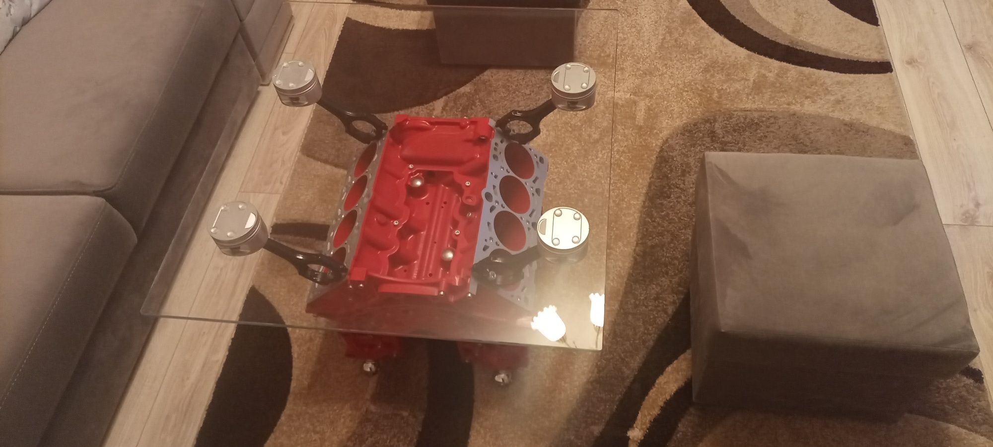 Stolik kawowy z silnika V8 AUDI 4.2