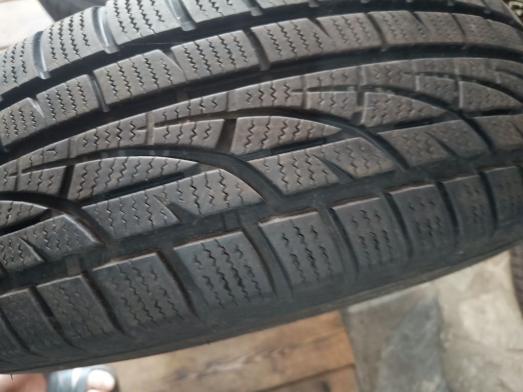 Opony zimowe 215/70/16 2szt