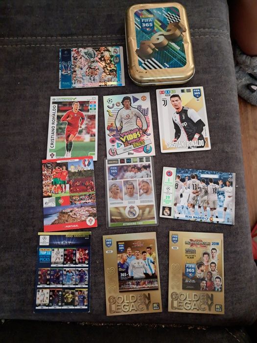 Karty piłkarskie Ronaldo, puszka gratis
