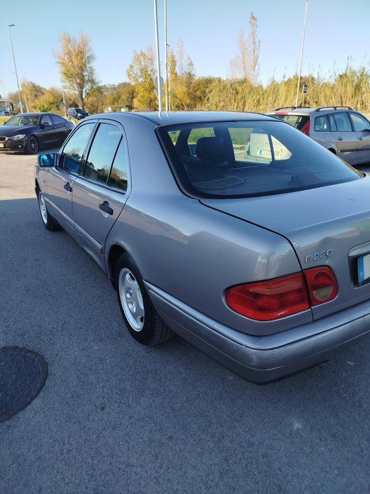 Mercedes Benz E220 CDI