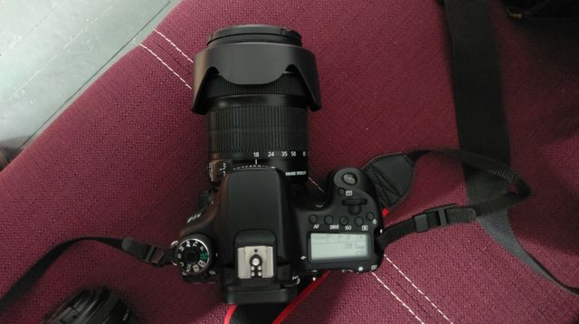 Canon eos 70d PRZEBIEG 5 TYS ! 18-135 stm/filtr polaryzacyjny/, lampa.