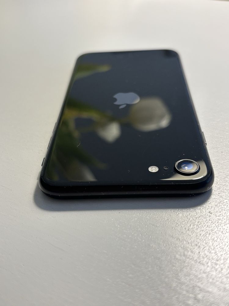 Iphone SE 2020 w świetnym stanie