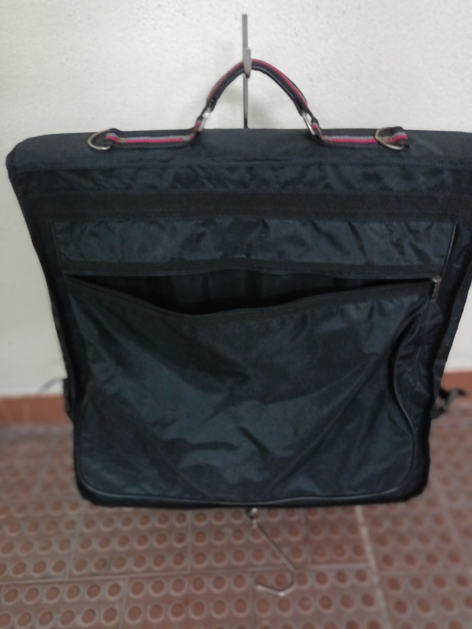 Mala de viagem para fatos, de homem ou senhora