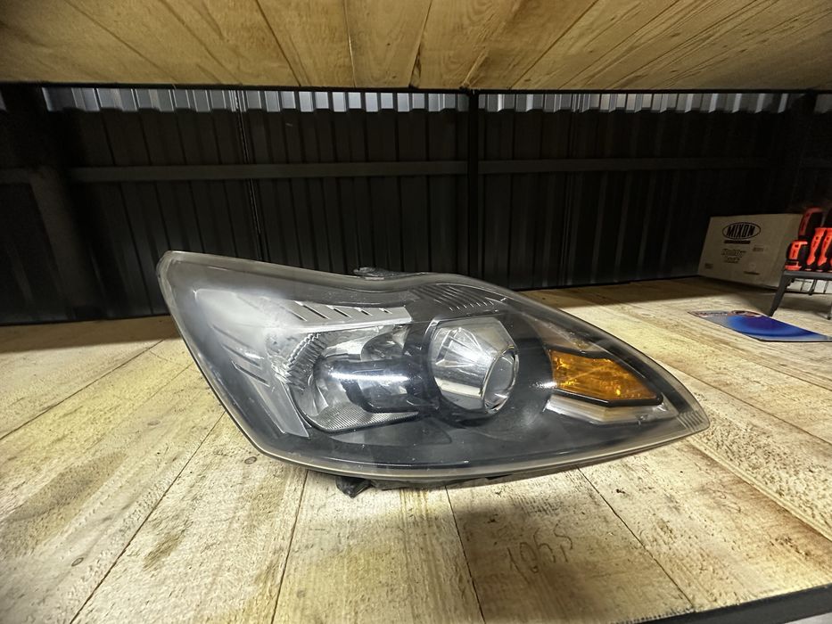 Фара передня права Форд фокус mk2 рест ford focus оптика лінза