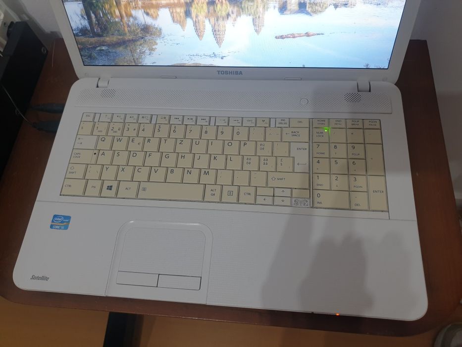 Portátil Toshiba Branco 17 Polegadas i5