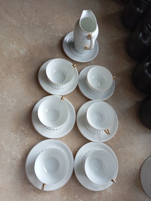 Ćmielów – komplet filiżanek 6 os. + dzbanek, porcelana ze złoceniami