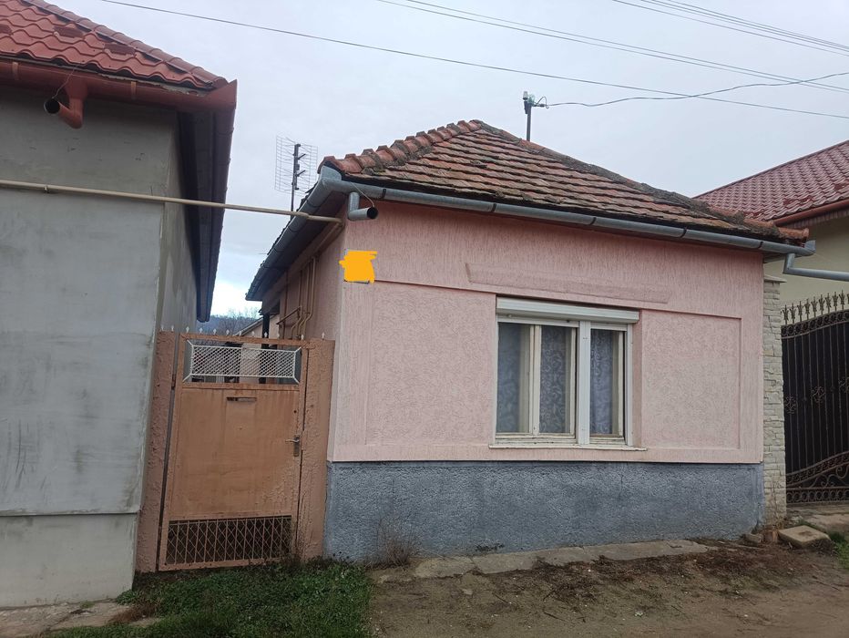 НЕВЕЛИКИЙ 54 кв.м., КОМПАКТНИЙ будинок у житловому стані, тиха вулиця