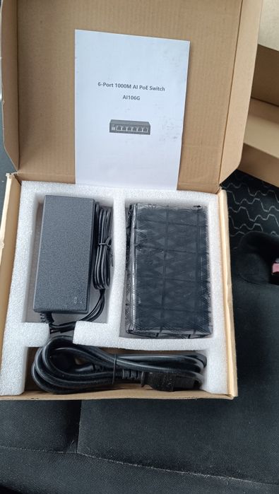 Switch PoE 6P (4 Portas + 2 Uplink)