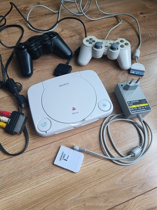 Konsola Sony PlayStation 1 slim SCPH-102 z 2 kontrolerami