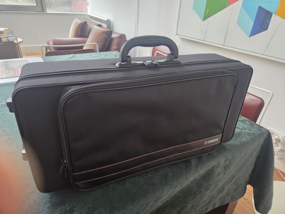 Saxofone Alto Yamaha YAS-280 com mala