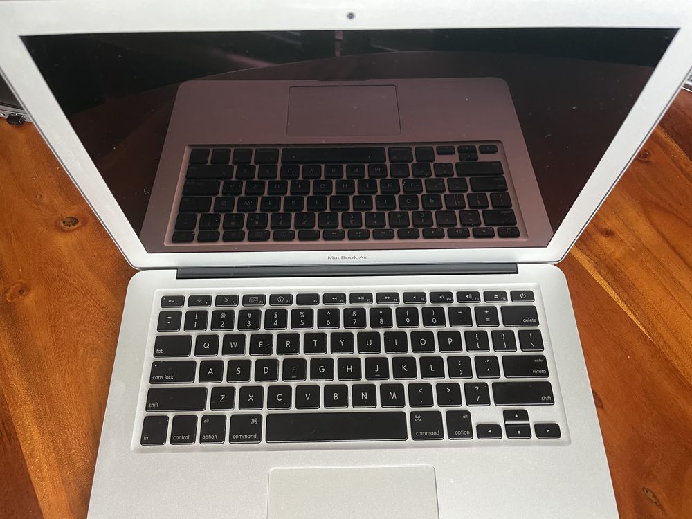 MacBook Air 13” Late 2010 + CD (SuperDrive) + Etui