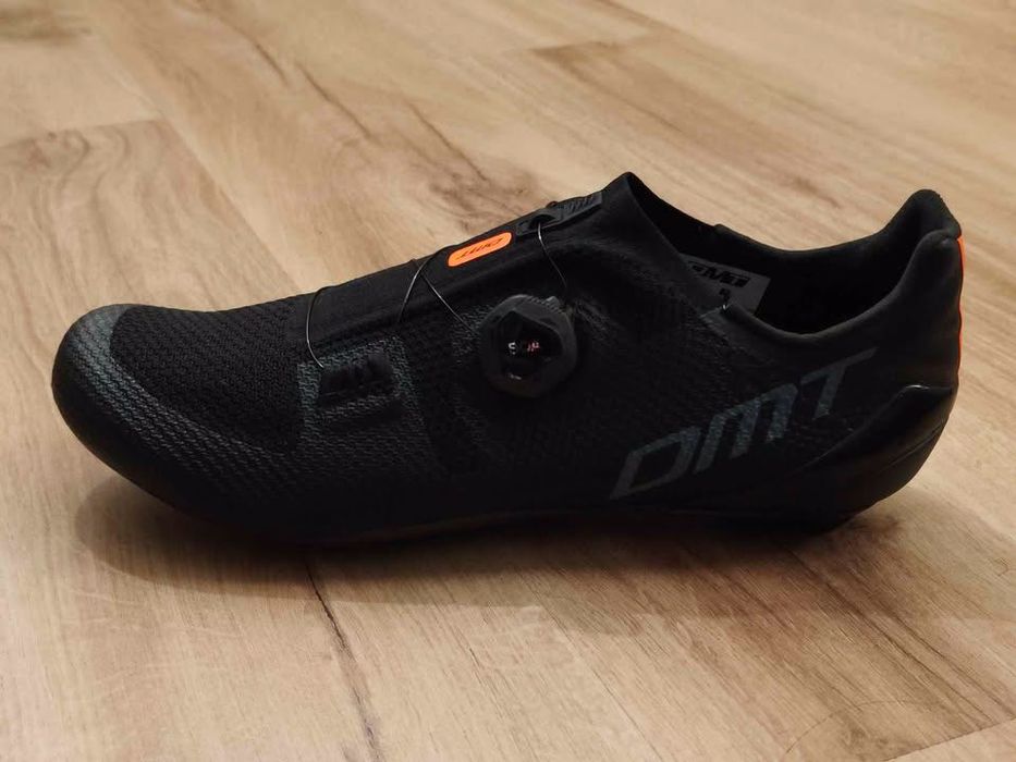 Sapatos de estrada DMT KR3