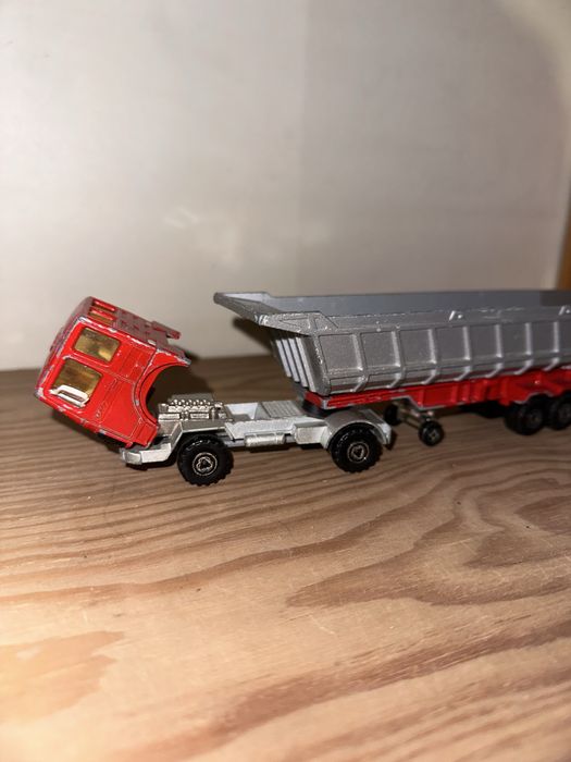 Camião antigo Renault da majorette