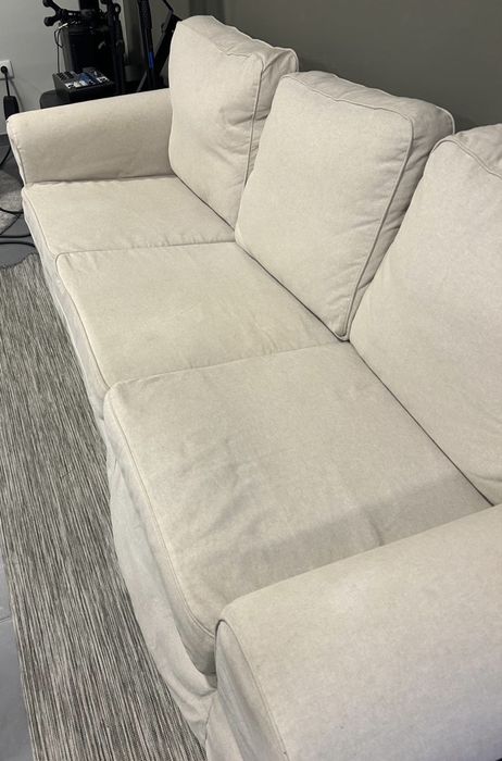 Sofá Ektorp Ikea 3 lugares com descansa pés