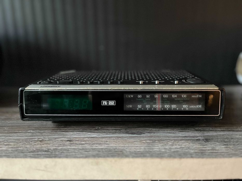 Продам радіо Expert FA- 212- олдскул, який заряджає атмосферою!