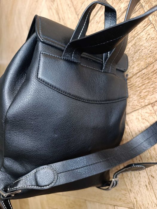 Zara plecak damski elegancki z klipsem ta na sznurkach,czarny