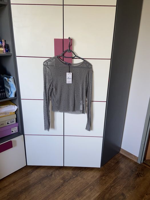 Szara Bluzka z cyrkoniami Stradivarius S Viral Coquette Hit Impreza