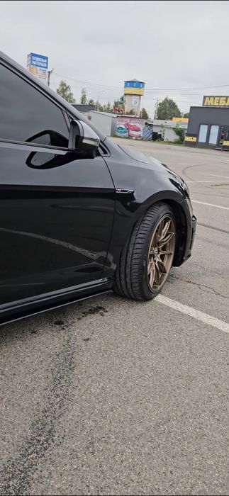 Golf R 2016 год 385 л.с