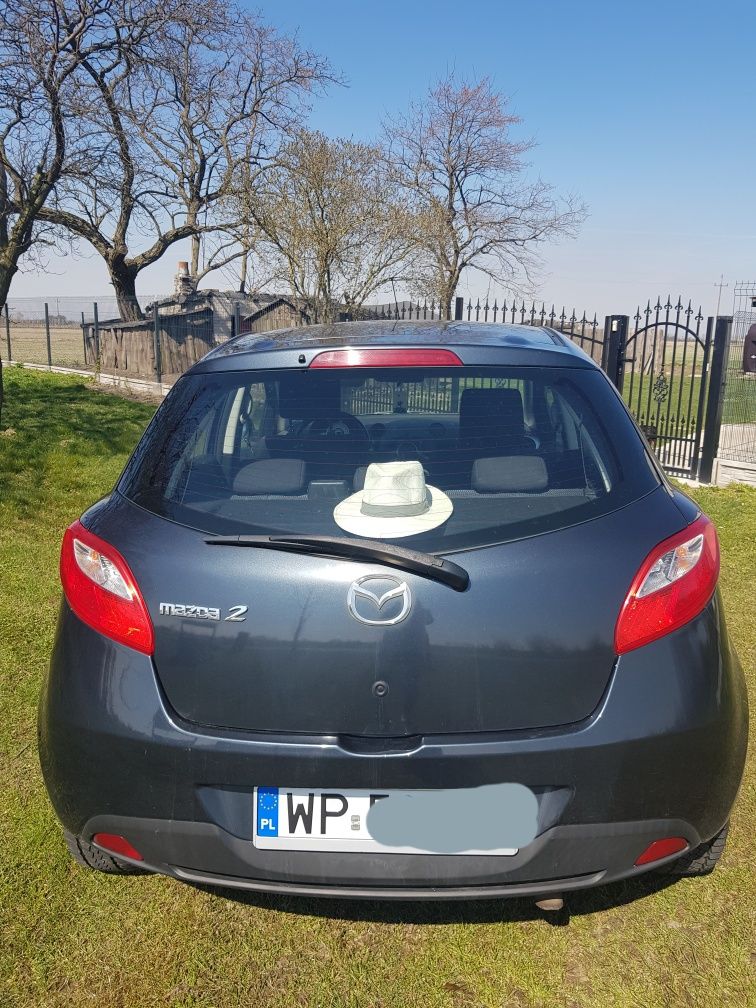 Mazda 2    5l/100km