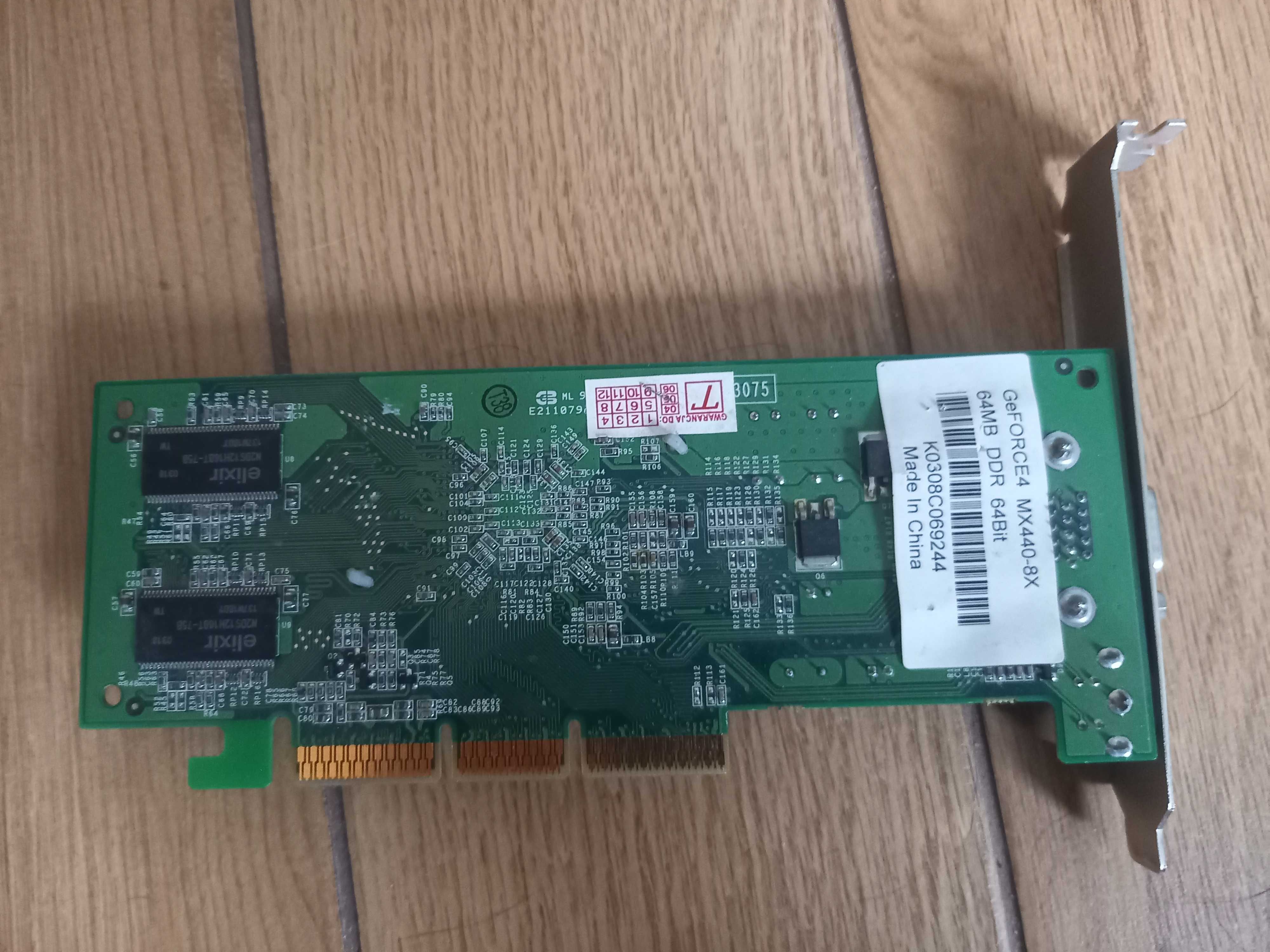 Karta graficzna AGP: Sparkle SP7300 NVIDIA GeForce 4 MX440 AGP